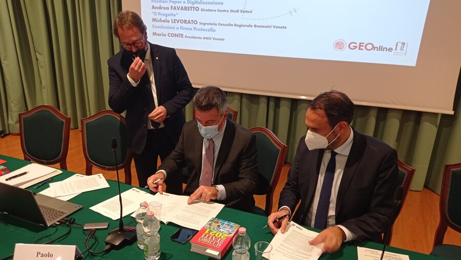 Veneto, edilizia digitale. Assessore Calzavara firma il protocollo d’intesa: “Semplificare e velocizzare la burocrazia”