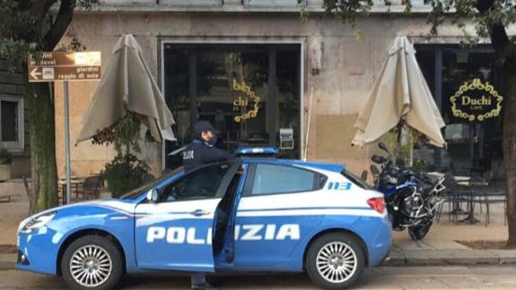 Verona – Ha messo a segno diverse rapine nel giro di un paio d’ore: arrestato e portato in carcere 20enne tunisino