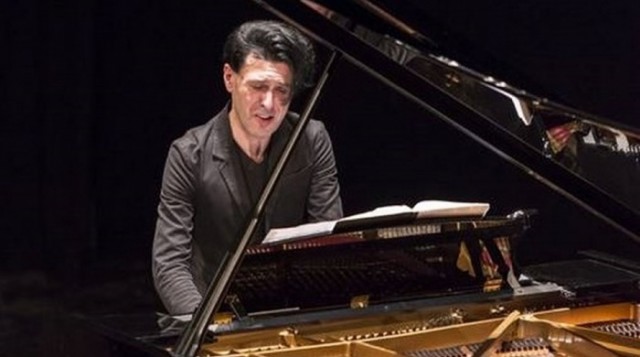 Ezio Bosso in concerto al teatro Ristori sabato 16 aprile