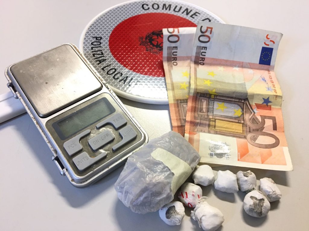 Polizia Municipale: Arrestato spacciatore in via Gardesane