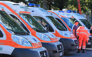 La Croce Verde di Verona inaugura tre nuove ambulanze in Piazza Bra