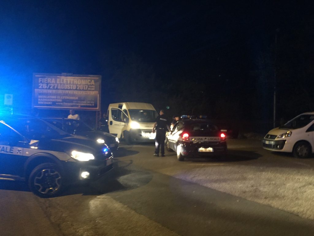 Polizia municipale: pattuglione antidegrado. Una notte di controlli nei punti critici della città