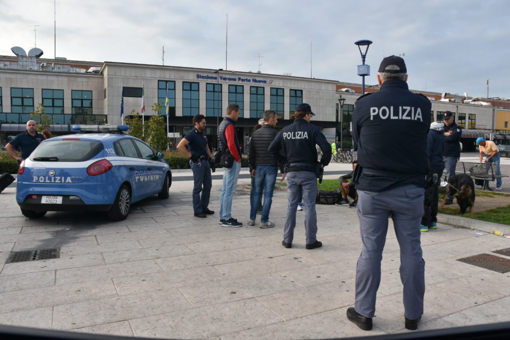 Verona: controlli straordinari della Polizia di Stato alla stazione di Porta Nuova, Veronetta e Porta Vescovo