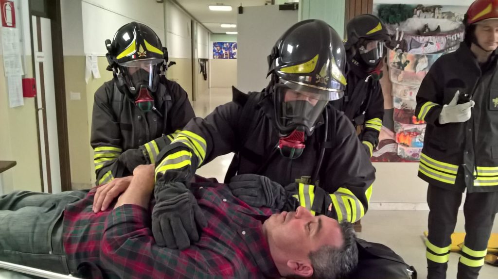 OGGI “SCUOLA SICURA” HA FATTO TAPPA A BRUGINE (PD). ASSESSORE REGIONALE ALLA PROTEZIONE CIVILE: “OTTIMO ESPERIMENTO PER TARARE LE VARIE CRITICITÀ”