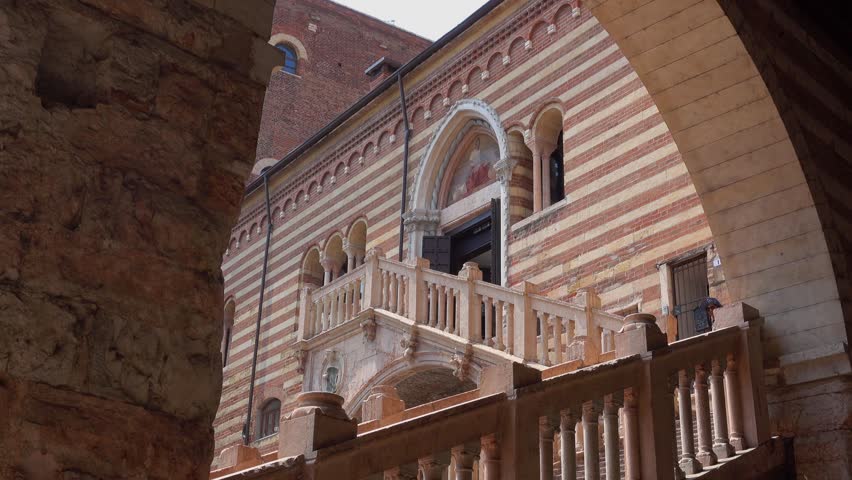 Estate di prosa e danza in Cortile Mercato Vecchio