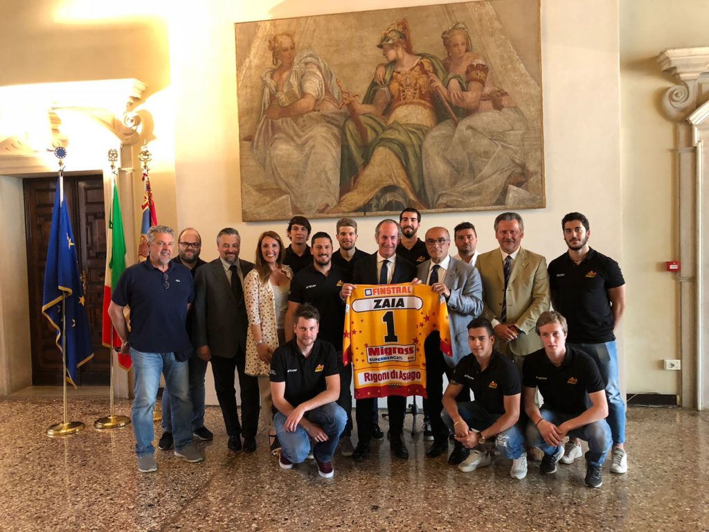 HOCKEY GHIACCIO. ASIAGO 1935 FESTEGGIATO IN REGIONE VENETO
