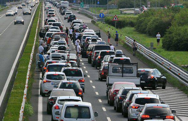 Primo weekend invernale di traffico intenso in A4 e A31 Attivato il piano di gestione delle emergenze