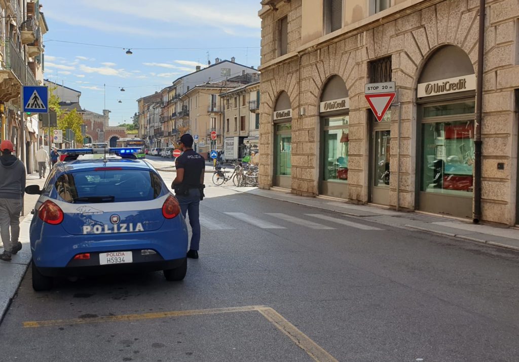Verona – Aggredisce un agente di Polizia: gli operatori delle Volanti arrestano un cittadino ghanese.