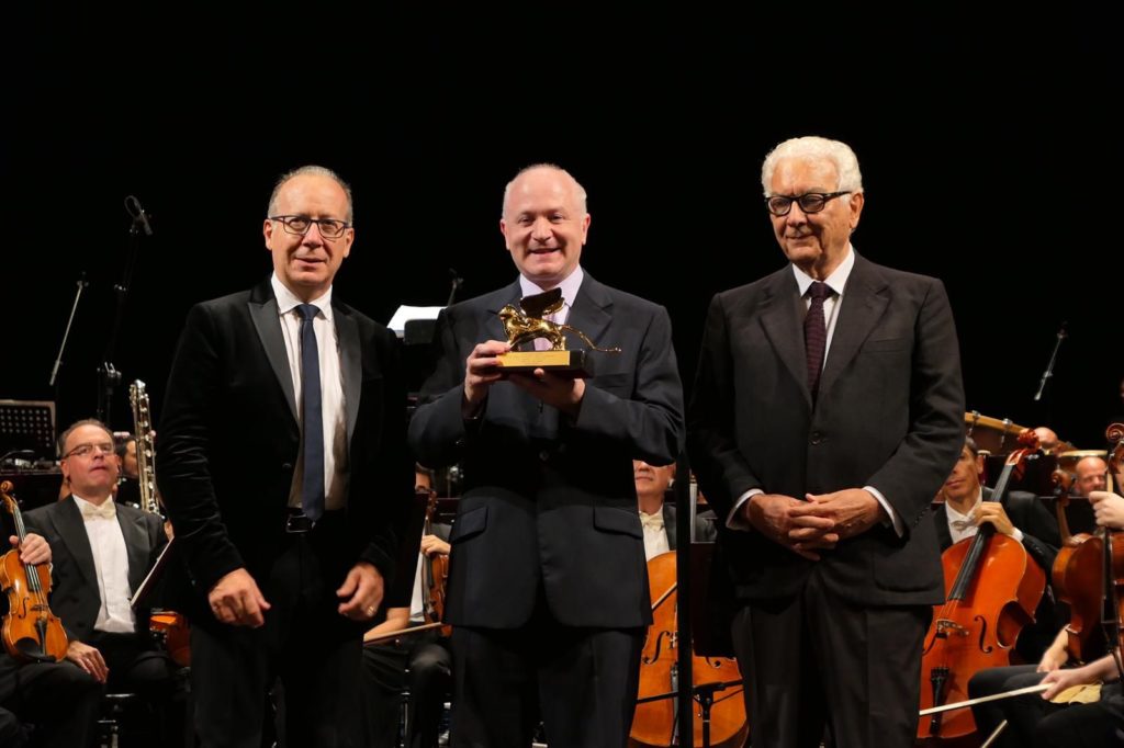 La presidente Pea alla consegna del Leone d’Oro alla carriera della Biennale Musica
