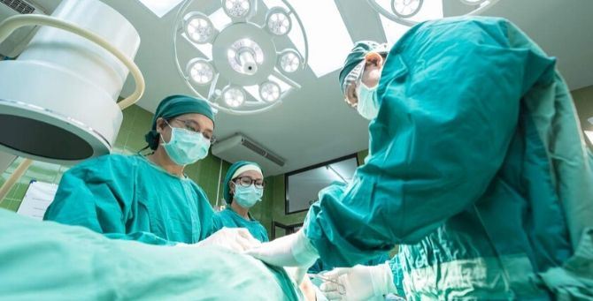 Sanità. Il Veneto aiuterà la Calabria a riorganizzare la chirurgia. Ok ad accordo proposto dal Ministero. Se ne occuperà l’A.O. di Padova. Zaia, “Storico esempio di solidarietà concreta che l’autonomia rafforzerà”
