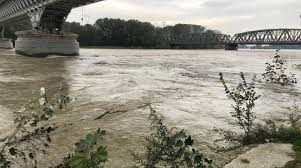 Meteo. Precipitazioni intense fino a domani. Confermato stato di pre-allarme sul Po per passaggio dell’onda di piena