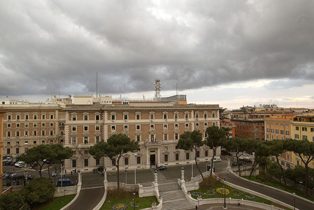 Pacco bomba destinato a Viminale disinnescato a Roma