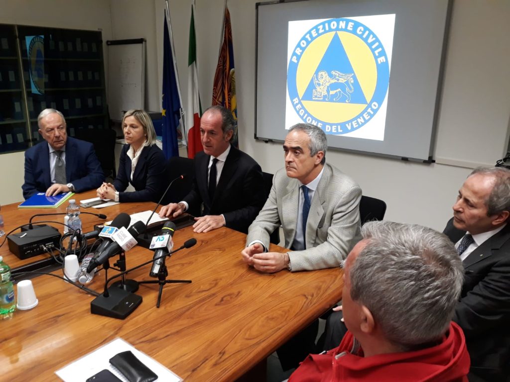 Coronavirus. In Veneto il primo studio al mondo con confronto tra due campionamenti sulla stessa popolazione, all’inizio e alla fine della quarantena. Presentato oggi da Università di Padova e Regione. Nuovi tamponi da domattina a Vo’ Euganeo