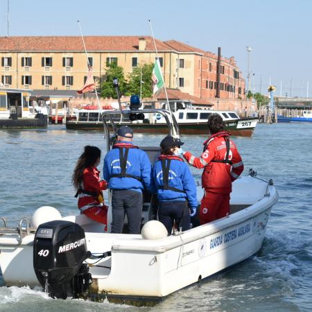 Spesa a domicilio, l’Amministrazione ringrazia Croce Rossa e Guardia Costiera ausiliaria per la collaborazione nella consegna dei beni alimentari