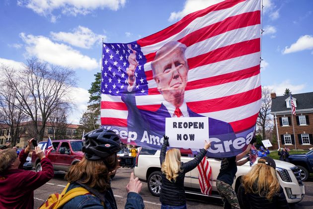 VIDEO – Trump fomenta le proteste contro il lockdown in America. E ora le manifestazioni dilagano, anche negli Stati repubblicani