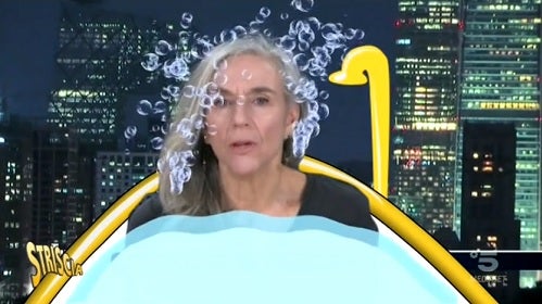 Striscia la Notizia ironizza sui capelli di Giovanna Botteri. È bufera, il tg satirico replica