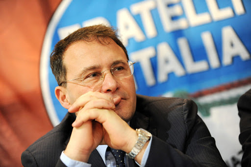 Bloccato a terra da agenti a Verona, Cirielli (FdI): “No a speculazioni, totale supporto alla Polizia”
