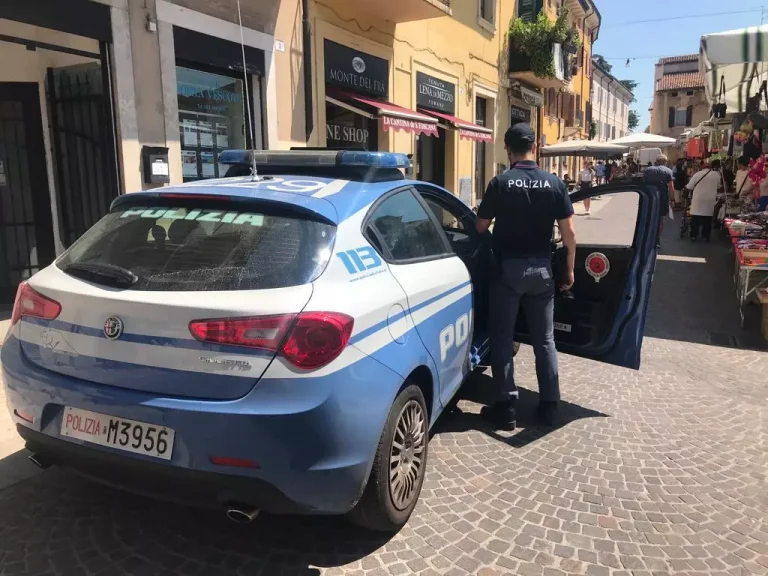 Spaccia droga in pieno giorno a Veronetta: arrestato 27enne con precedenti