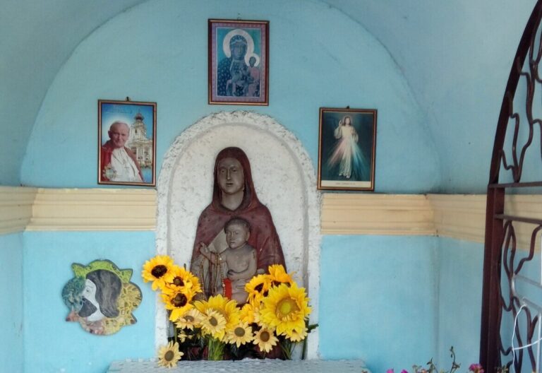 L’Altra Verona… La Madonna Nera rinvenuta in un fosso che protegge un insidioso incrocio