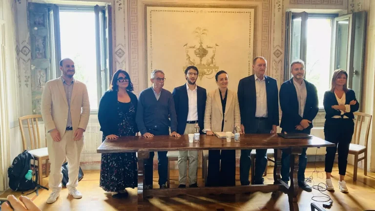 da sx Peroni ICS Bruno Tosoni Cavallini Poletti Facincani Martari Dolci