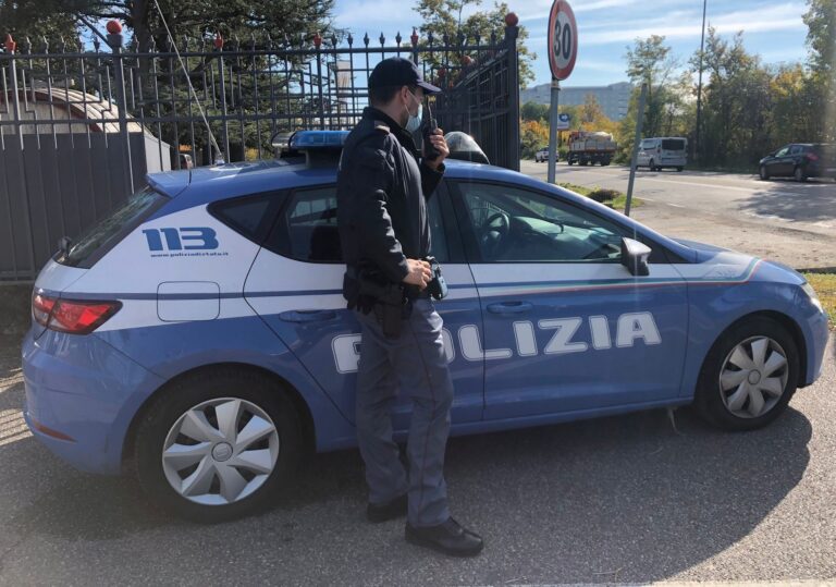 Dosi di hashish e marijuana sequestrate dalla Polizia. Arrestato il pusher
