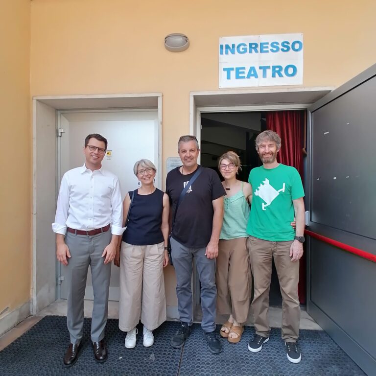 Al grest della Parrocchia di Gesu’ Divino Lavoratore in Borgo Roma i ragazzi fanno teatro grazie alle connessioni virtuose fra pubblico e privato
