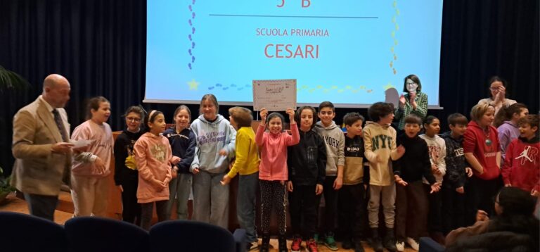 Premiate le scuole del progetto ‘siamo nati per camminare’. Menzione speciale al piccolo Marcel, 14 km a piedi con il papa’