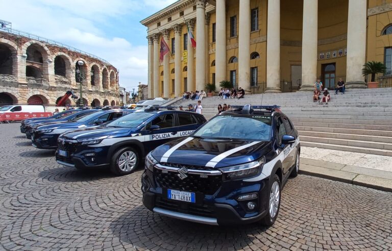 Consegnate 5 nuove auto alla Polizia Locale, acquistate con i proventi delle multe