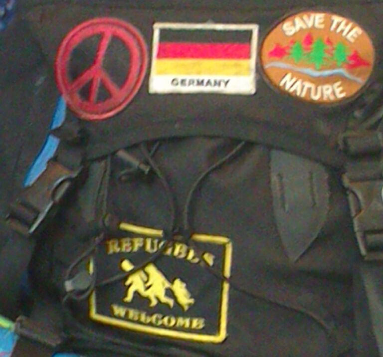 Appunti a margine | La ragazza dal kit della perfetta “buonista” La ragazza dal kit della perfetta “buonista”