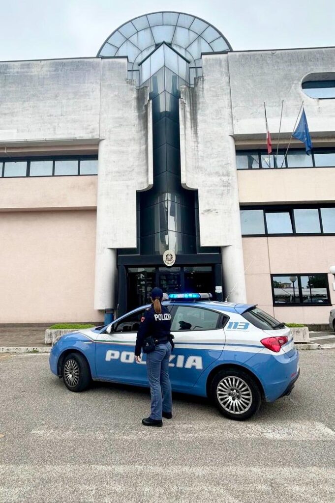 Polizia di Verona – Aggrediscono gli agenti interrompendone il servizio: arrestati due giovani dalla Polizia di Stato
