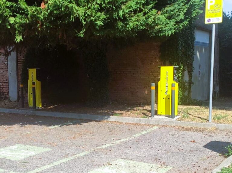 Poste Italiane: grazie a Polis installate nuove colonnine di ricarica in provincia di Verona