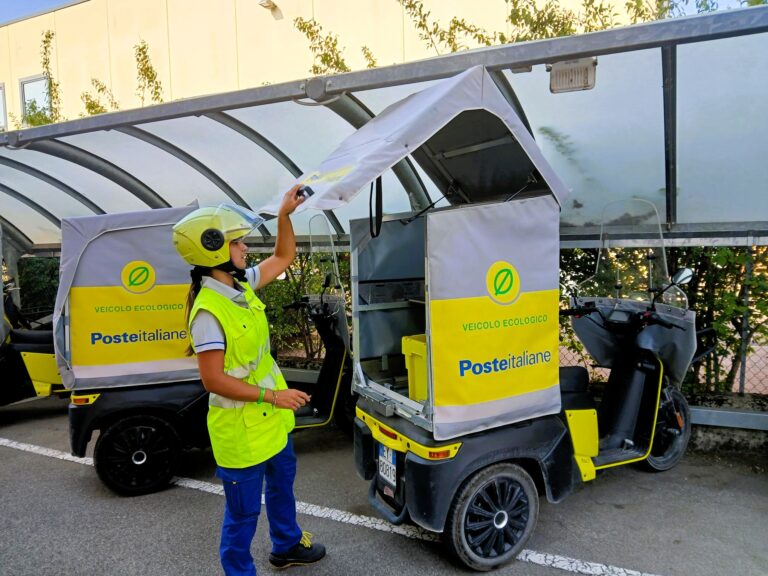 Poste Italiane: prosegue il percorso di innovazione della flotta con la sperimentazione di cinquanta tricicli elettrici. Ventidue i mezzi già operativi in tre province venete