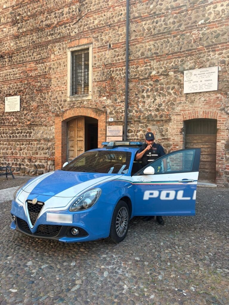 Polizia di Verona – Aggredisce gli agenti durante il controllo e danneggia una Volante: 26enne arrestato dalla Polizia di Stato