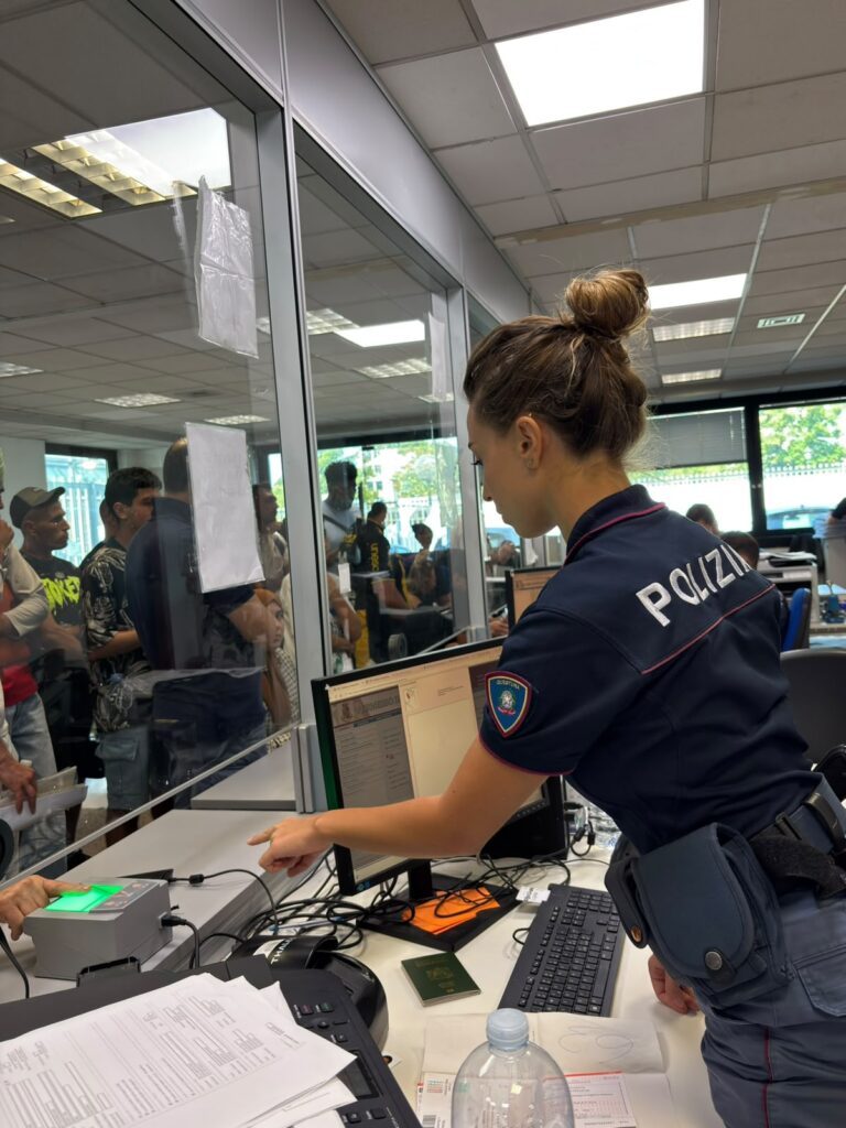 Questura di Verona – Permessi di soggiorno: ampliati gli orari per il ritiro